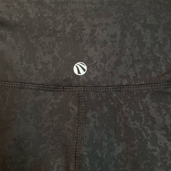 NWT! Marika sport patterned leggings - Picture 9 of 11